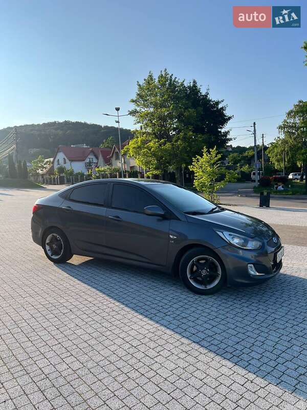Седан Hyundai Accent 2011 в Львове
