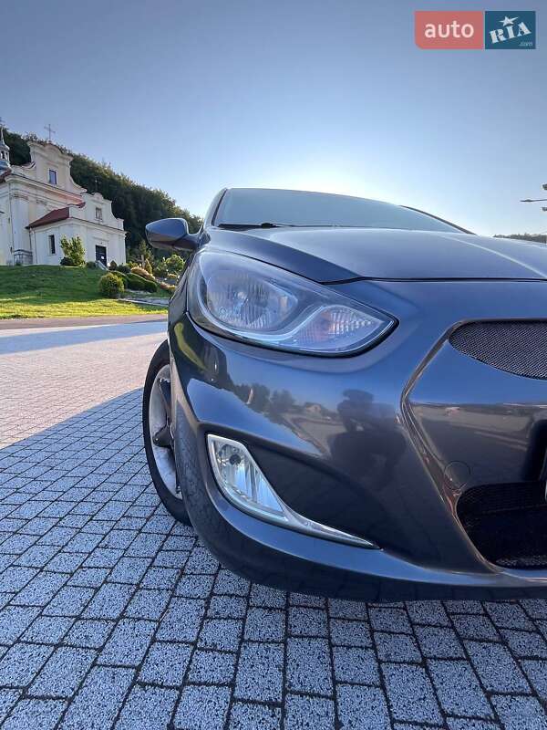 Седан Hyundai Accent 2011 в Львове