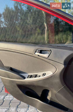 Седан Hyundai Accent 2013 в 