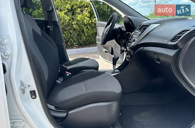 Седан Hyundai Accent 2013 в 