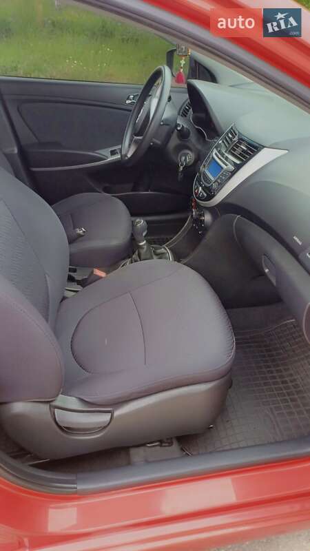 Седан Hyundai Accent 2012 в Киеве