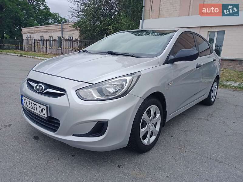 Hyundai Accent 2013
