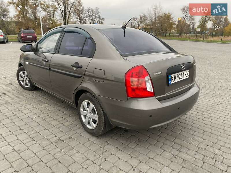 Седан Hyundai Accent 2010 в Днепре