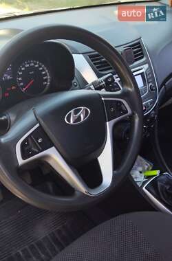 Седан Hyundai Accent 2013 в 