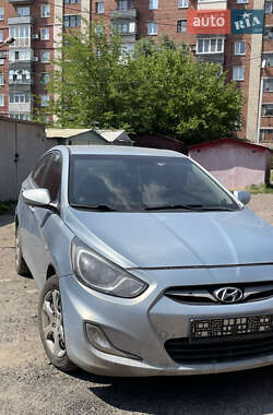 Седан Hyundai Accent 2011 в Славянске