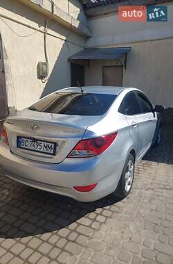 Седан Hyundai Accent 2011 в 