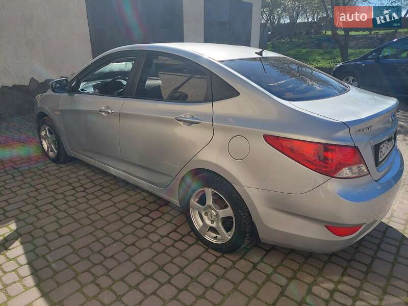 Седан Hyundai Accent 2011 в Львове