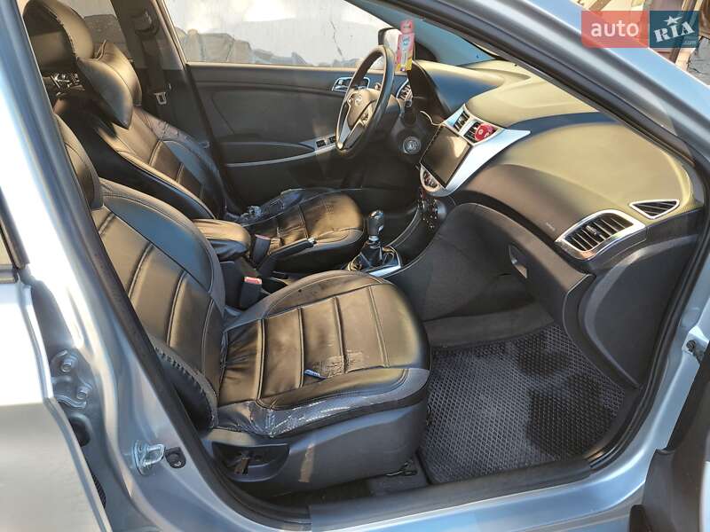 Седан Hyundai Accent 2011 в Львове