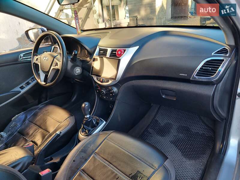 Седан Hyundai Accent 2011 в Львове