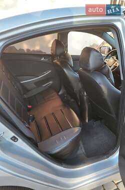 Седан Hyundai Accent 2011 в 