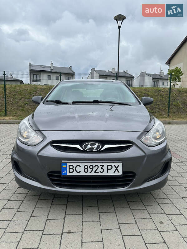 Hyundai Accent 2013