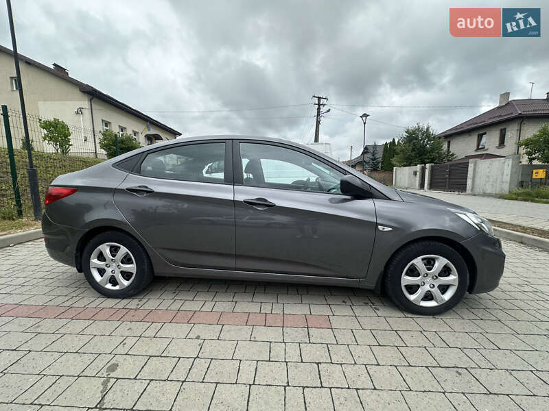 Седан Hyundai Accent 2013 в Львове