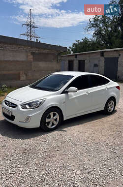 Седан Hyundai Accent 2011 в Кривому Розі