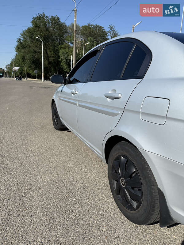 Седан Hyundai Accent 2008 в Днепре