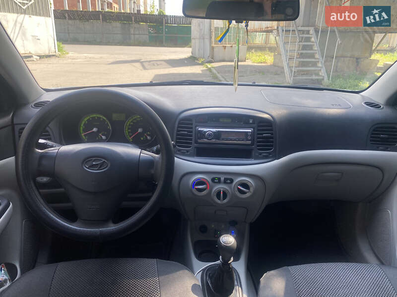 Седан Hyundai Accent 2008 в Сумах