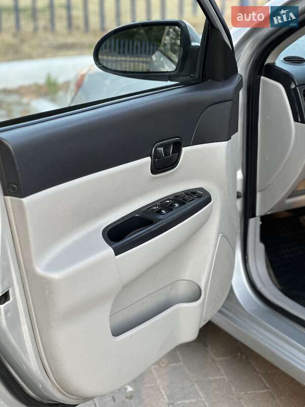 Седан Hyundai Accent 2008 в Одессе