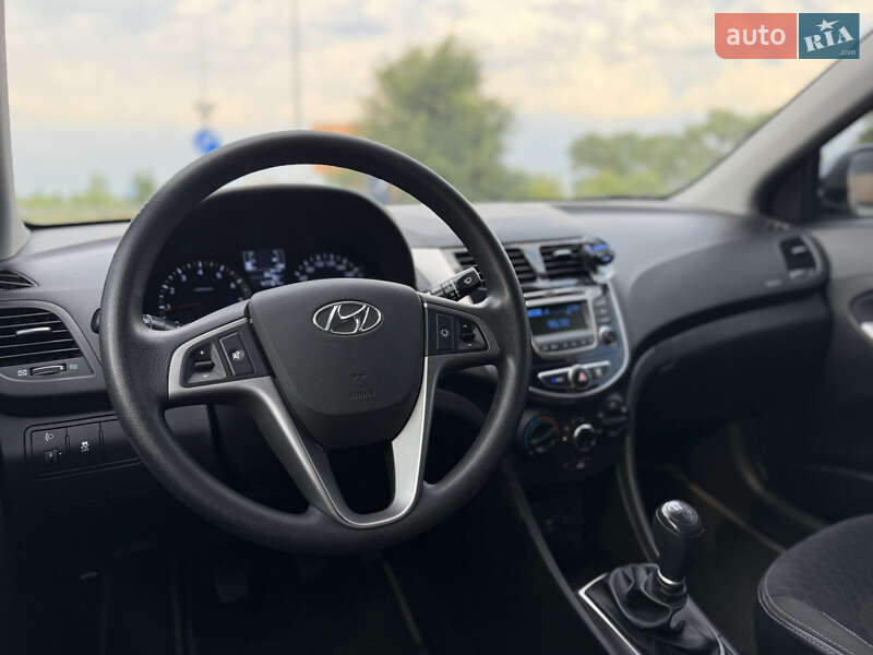 Седан Hyundai Accent 2019 в Днепре