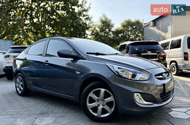 Седан Hyundai Accent 2011 в 
