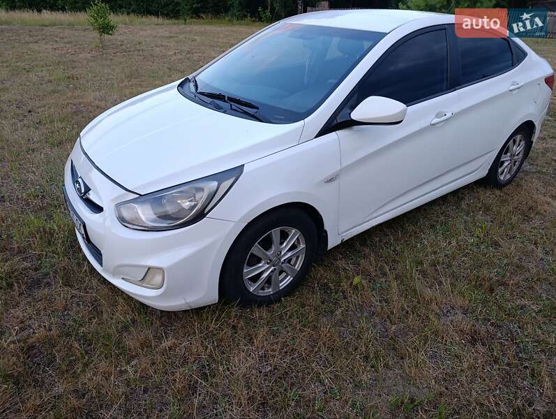 Hyundai Accent 2011