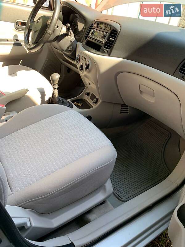 Седан Hyundai Accent 2008 в Запорожье