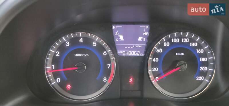 Седан Hyundai Accent 2012 в Змиеве