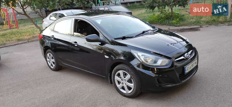 Седан Hyundai Accent 2012 в Змиеве