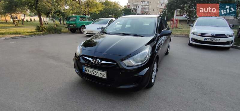 Седан Hyundai Accent 2012 в Змиеве