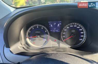 Хэтчбек Hyundai Accent 2013 в 