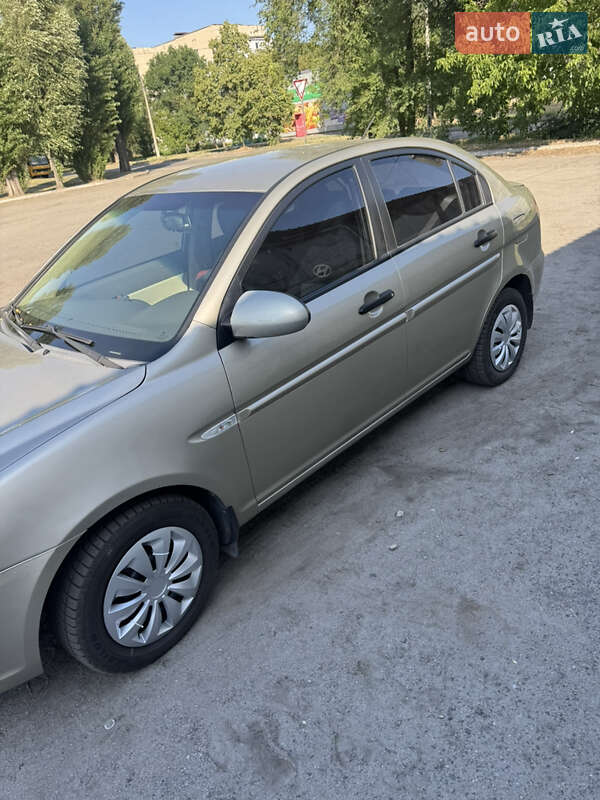 Седан Hyundai Accent 2008 в Доброполье