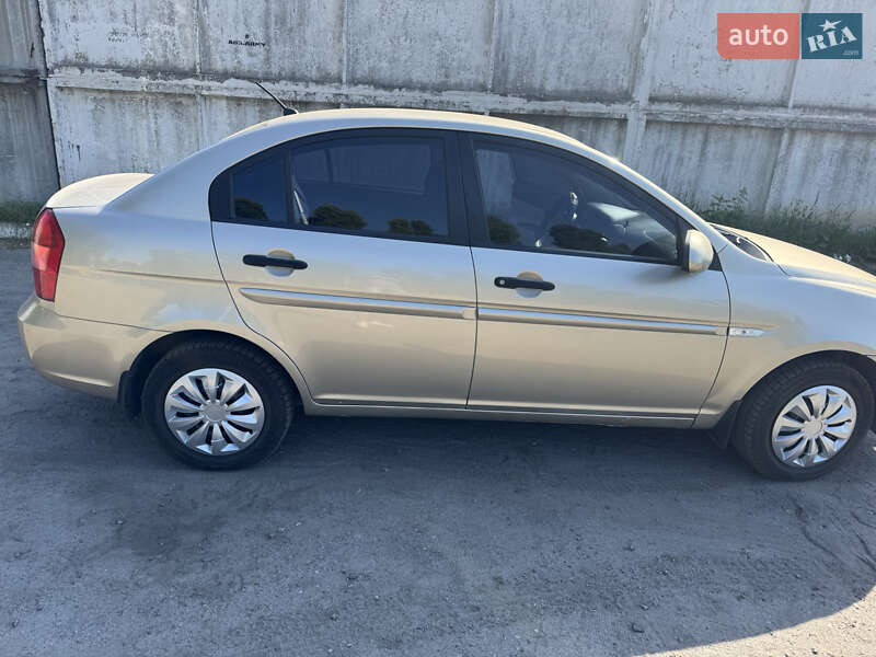 Седан Hyundai Accent 2008 в Доброполье