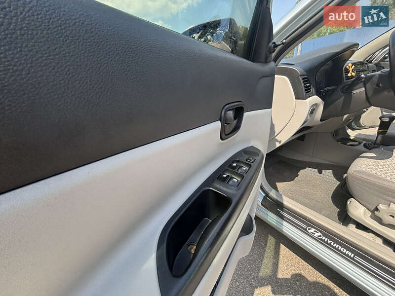 Седан Hyundai Accent 2010 в Запоріжжі