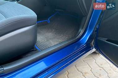 Хэтчбек Hyundai Accent 2015 в 