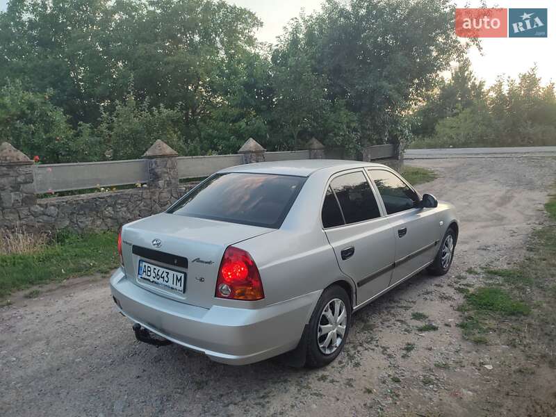 Седан Hyundai Accent 2004 в Баре