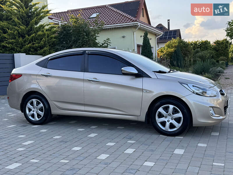Седан Hyundai Accent 2013 в Одессе
