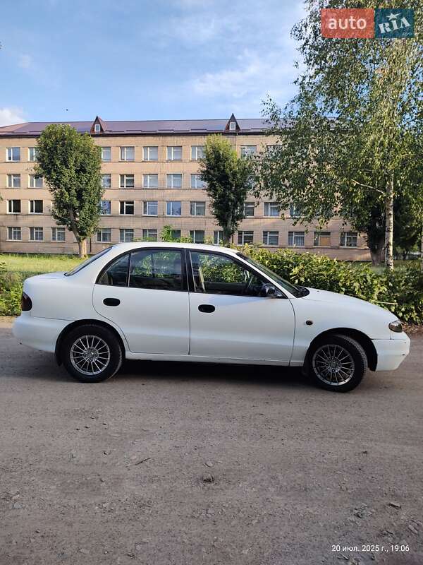 Седан Hyundai Accent 1997 в Смілі