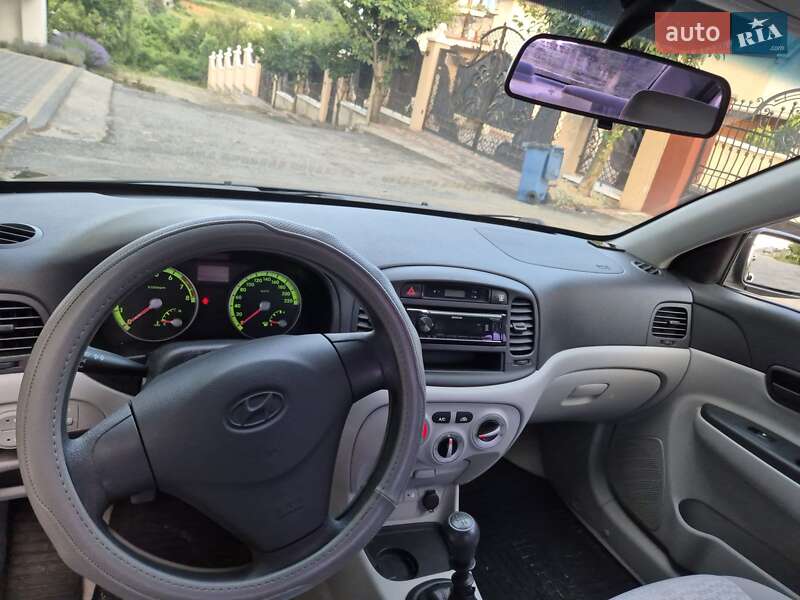 Седан Hyundai Accent 2008 в Ужгороде