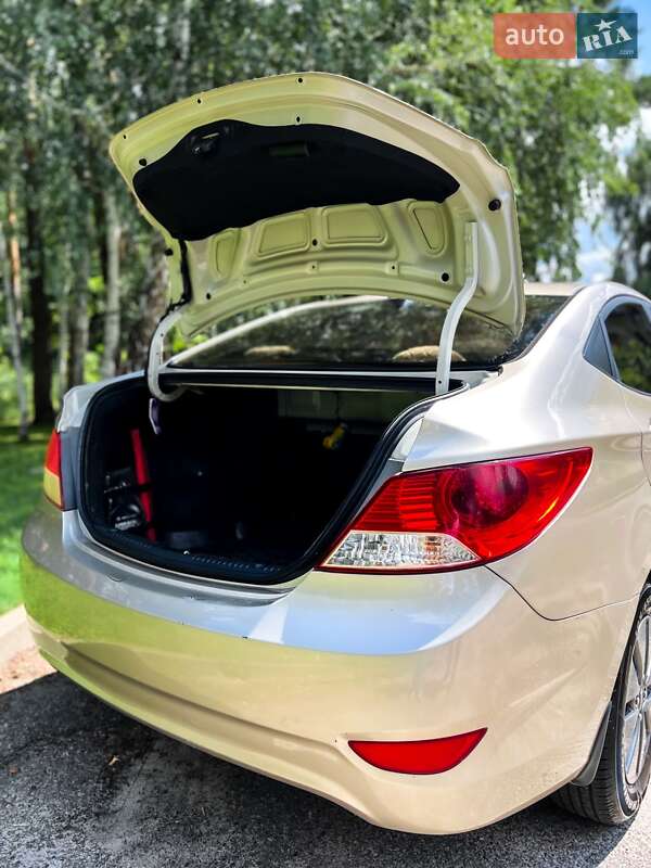 Седан Hyundai Accent 2012 в Киеве