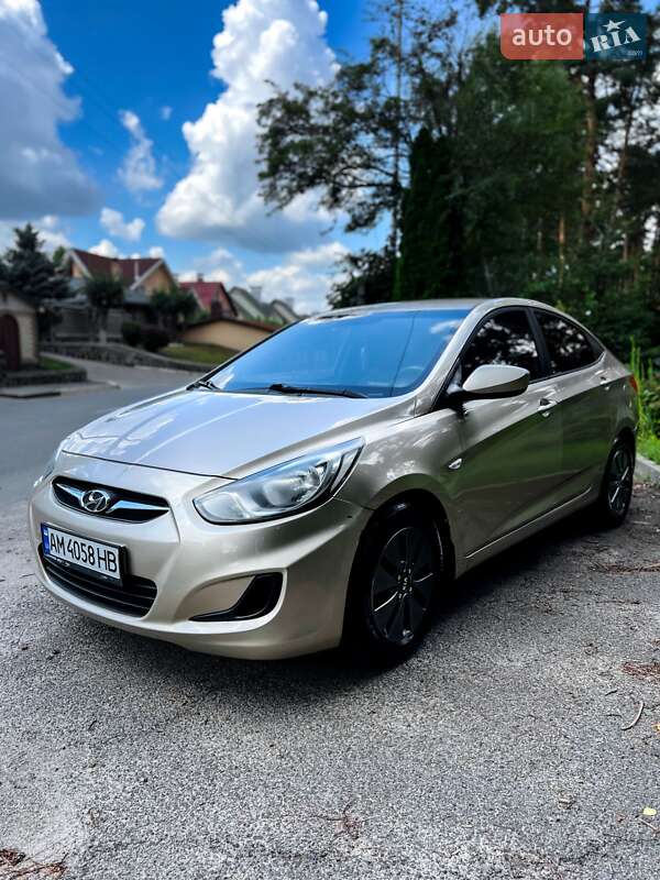 Седан Hyundai Accent 2012 в Киеве