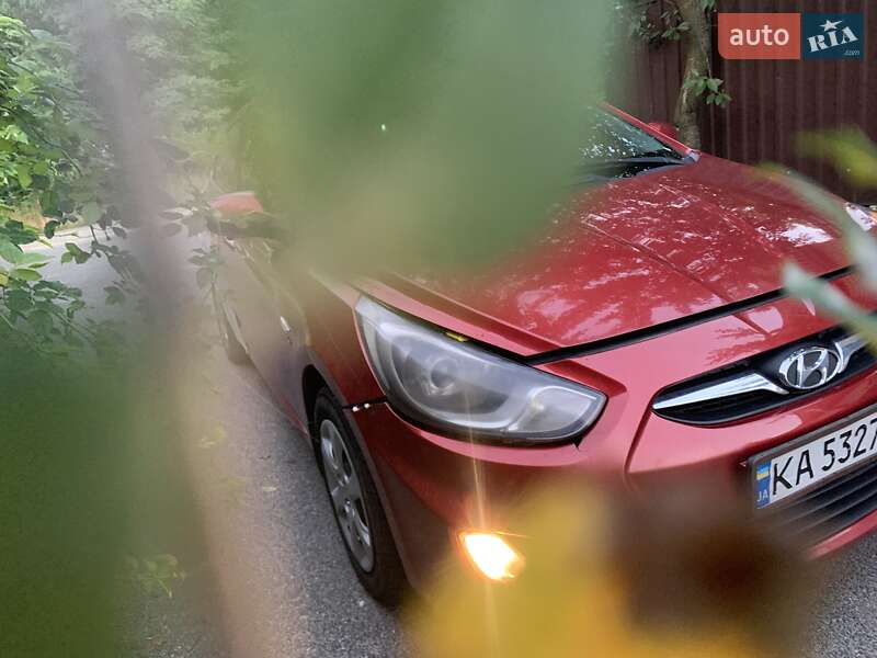 Hyundai Accent 2013