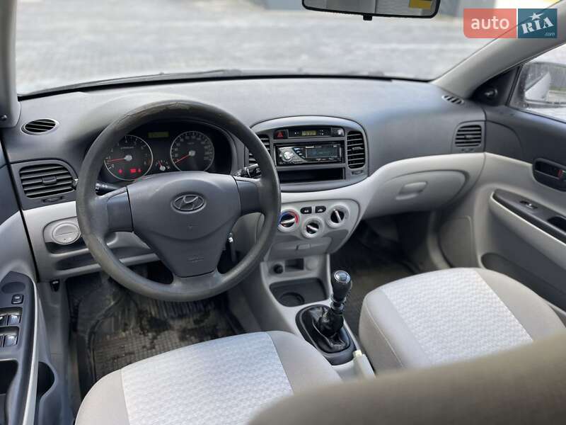 Седан Hyundai Accent 2008 в Полтаве