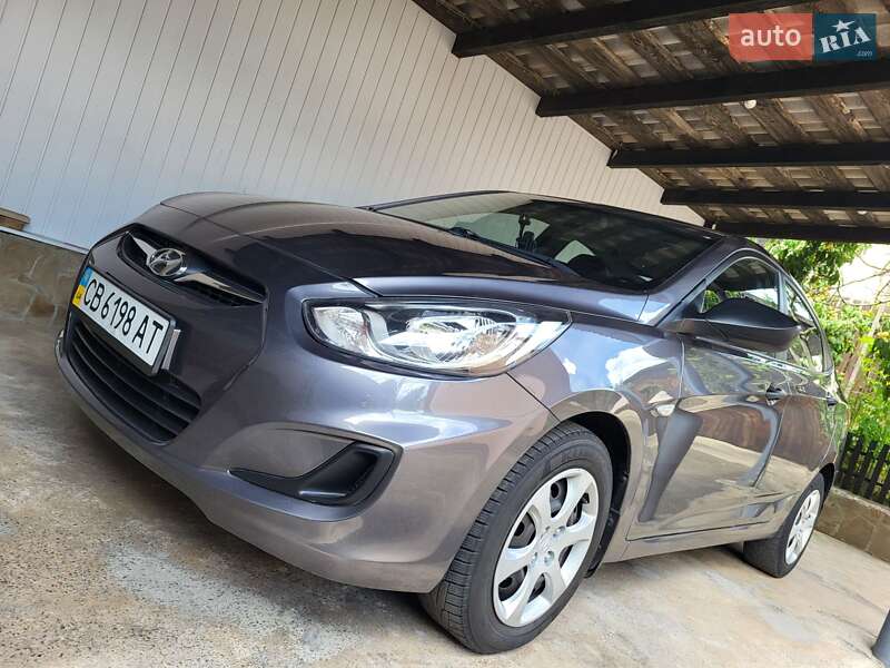 Hyundai Accent 2011