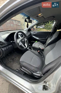 Седан Hyundai Accent 2011 в 