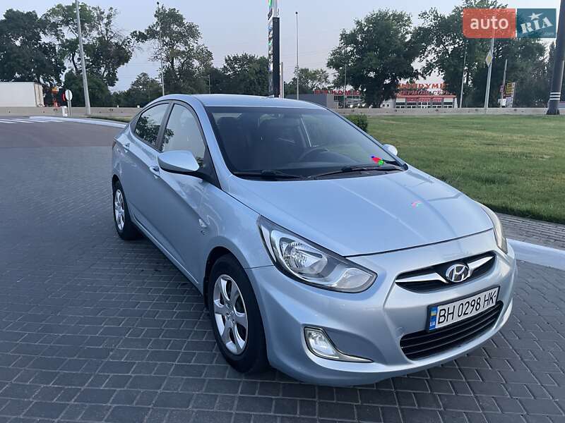 Седан Hyundai Accent 2011 в 