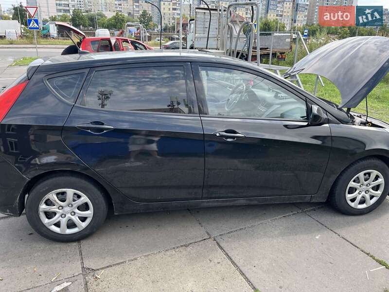 Хэтчбек Hyundai Accent 2013 в Киеве фото 4 Хэтчбек Hyundai Accent 2013 в Киеве
