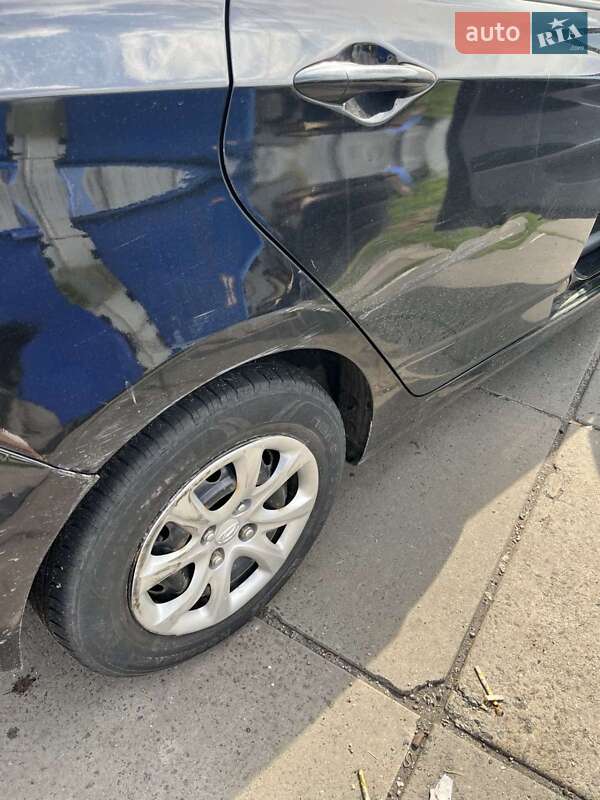 Хэтчбек Hyundai Accent 2013 в Киеве фото 8 Хэтчбек Hyundai Accent 2013 в Киеве