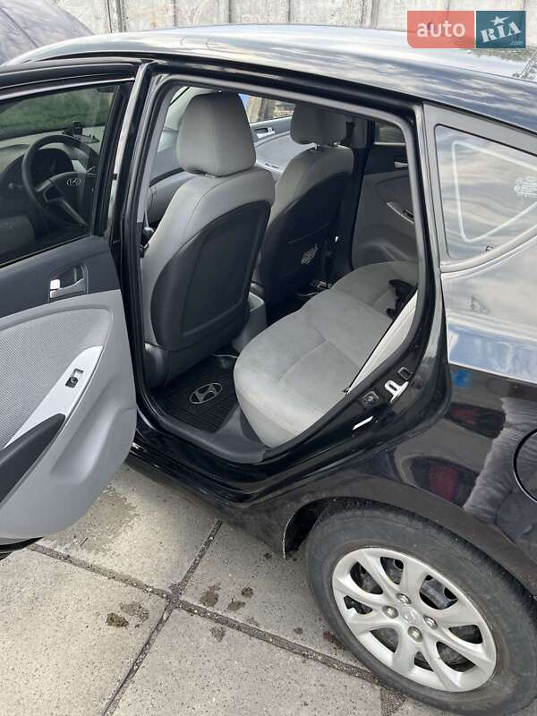 Хэтчбек Hyundai Accent 2013 в Киеве фото 18 Хэтчбек Hyundai Accent 2013 в Киеве