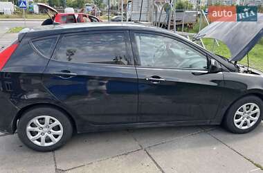 Хэтчбек Hyundai Accent 2013 в 