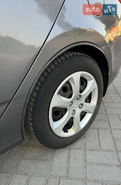 Седан Hyundai Accent 2013 в 