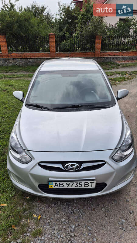 Hyundai Accent 2012