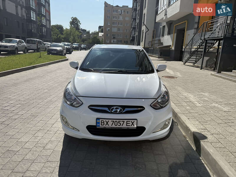 Седан Hyundai Accent 2015 в Івано-Франківську